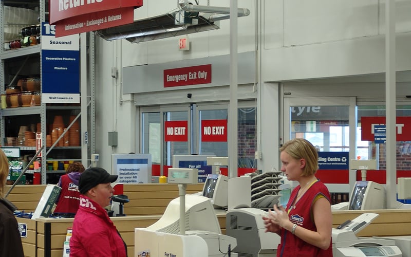 Lowe's Home Improvement Retail Store preview 3